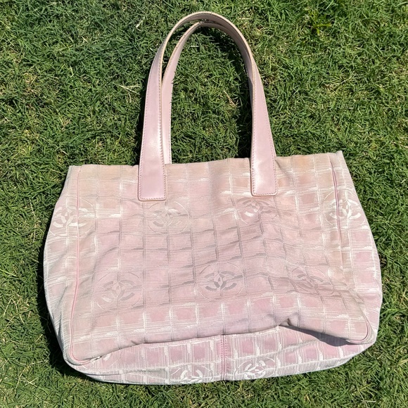 CHANEL Travel Line Tote - Picture 5 of 10